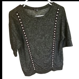 AUW Women’s black Short Sleeve sweater, Faux Pearl.
